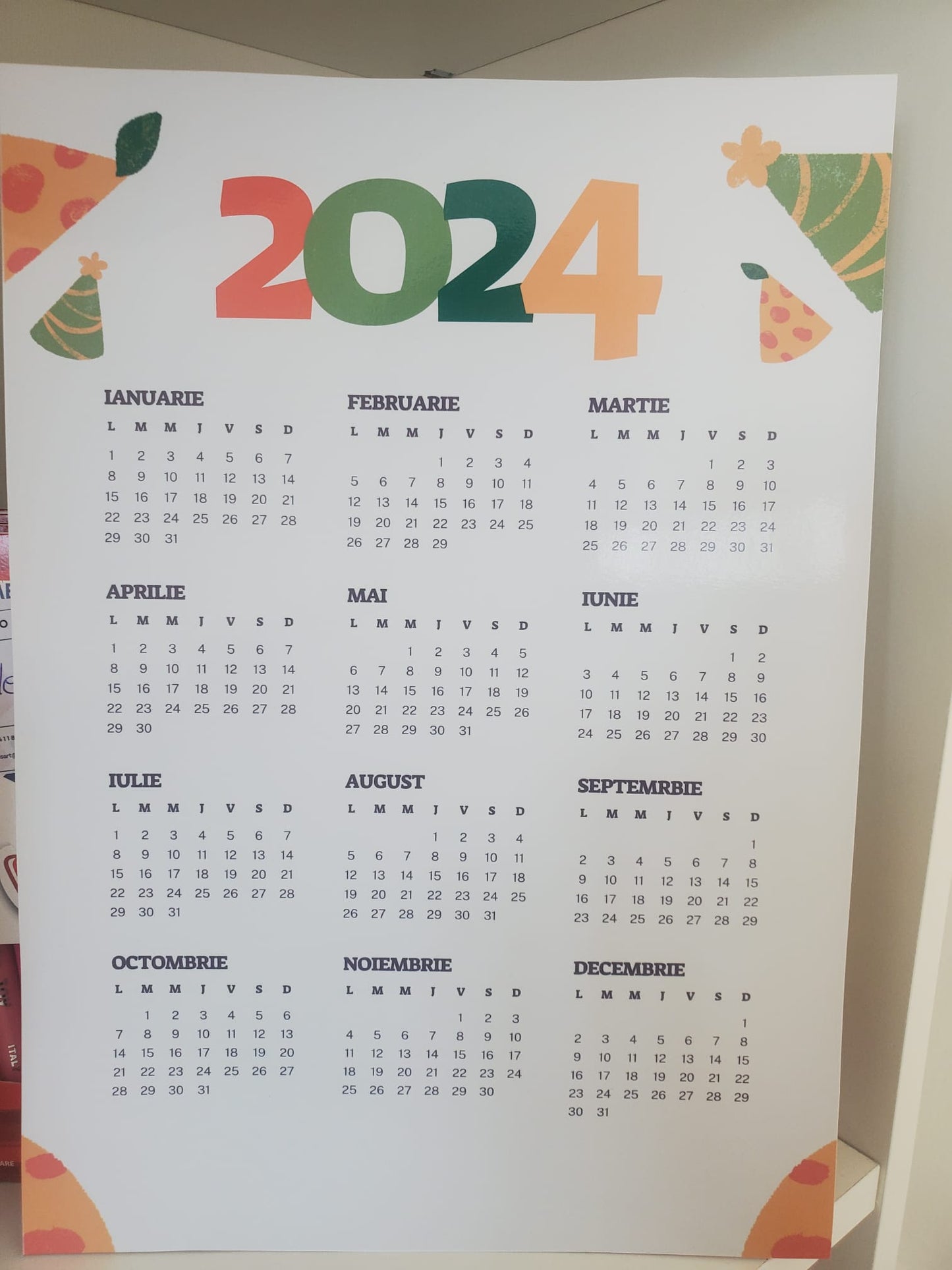 Calendar autocolant personalizat A4